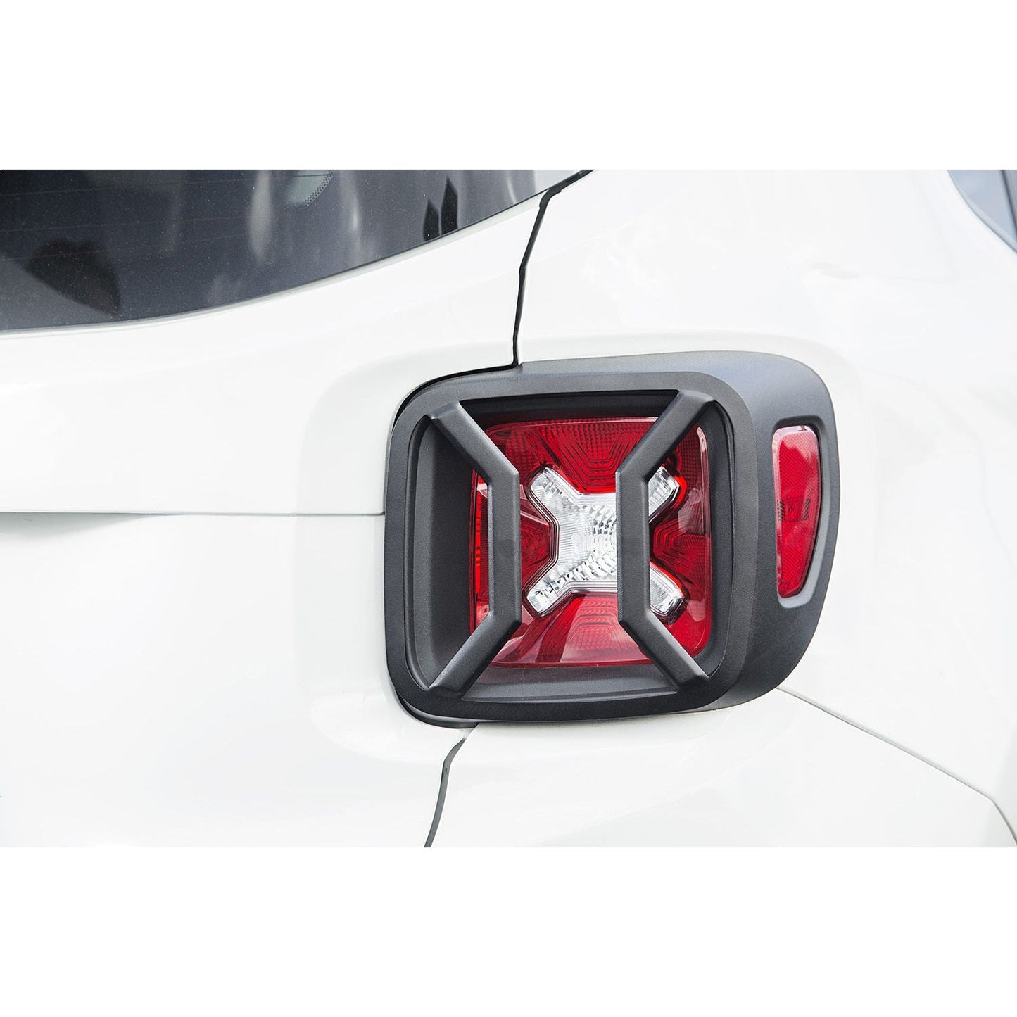 RUGGED RIDGE | 11226.3 | Tail Light Euro Guards, Blk; 15-17 Renegade Bu