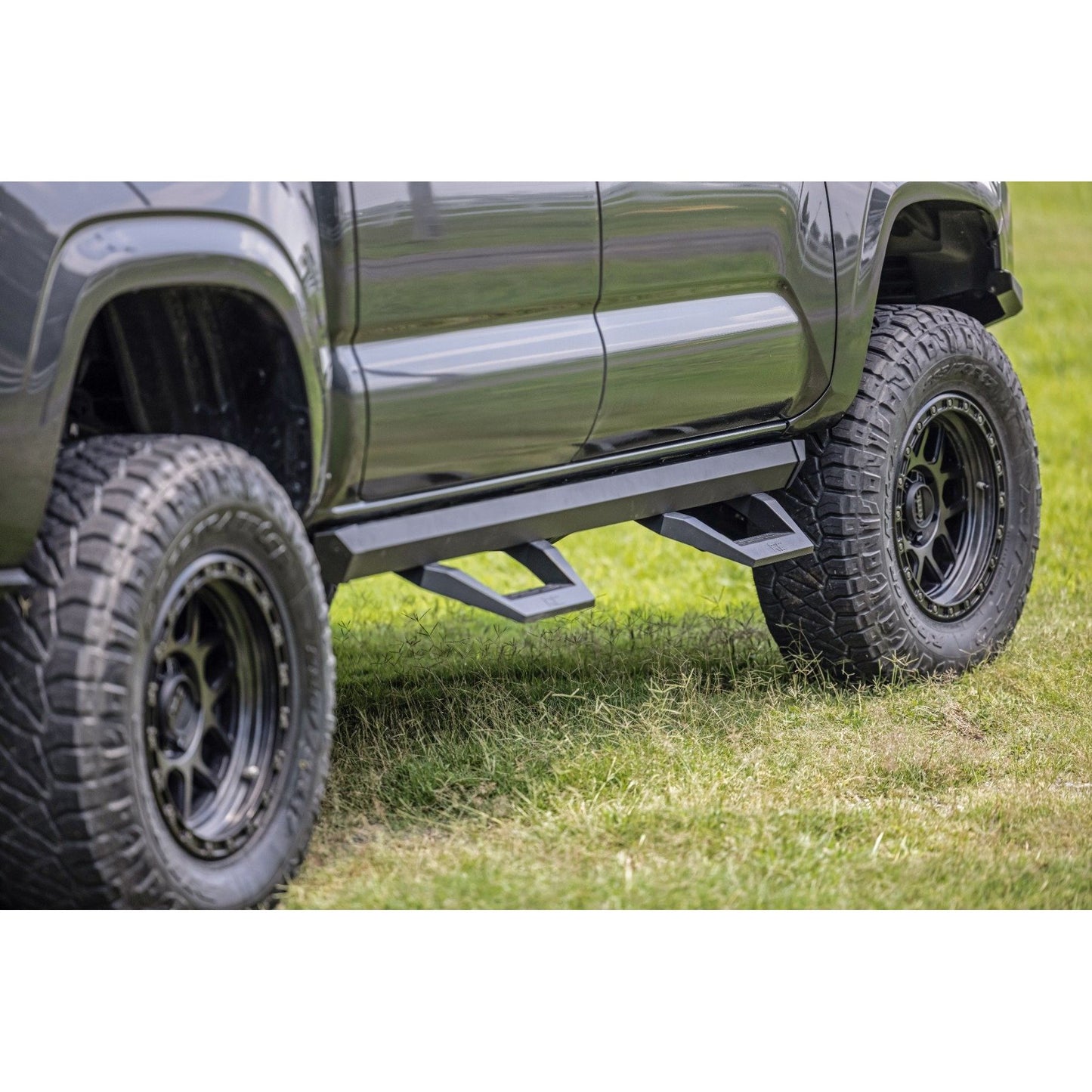 ROUGH COUNTRY SRX2 Adj Aluminum Step | Double Cab | Toyota Tacoma 2WD/4WD (2005-2023) | 71000A