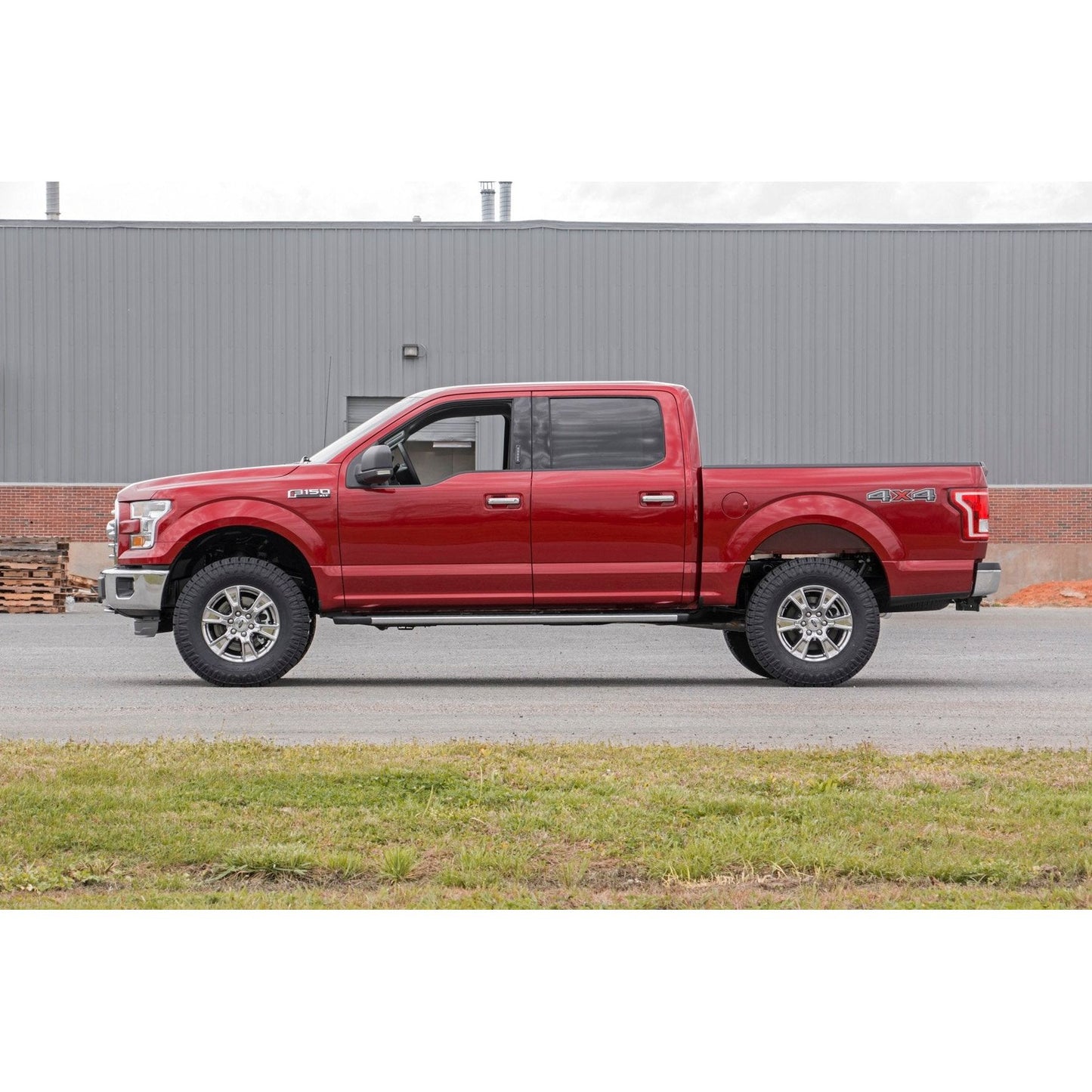 Rough Country N3 Struts w/N3 Rear Shocks 2 Inch Lift Kit I 50006