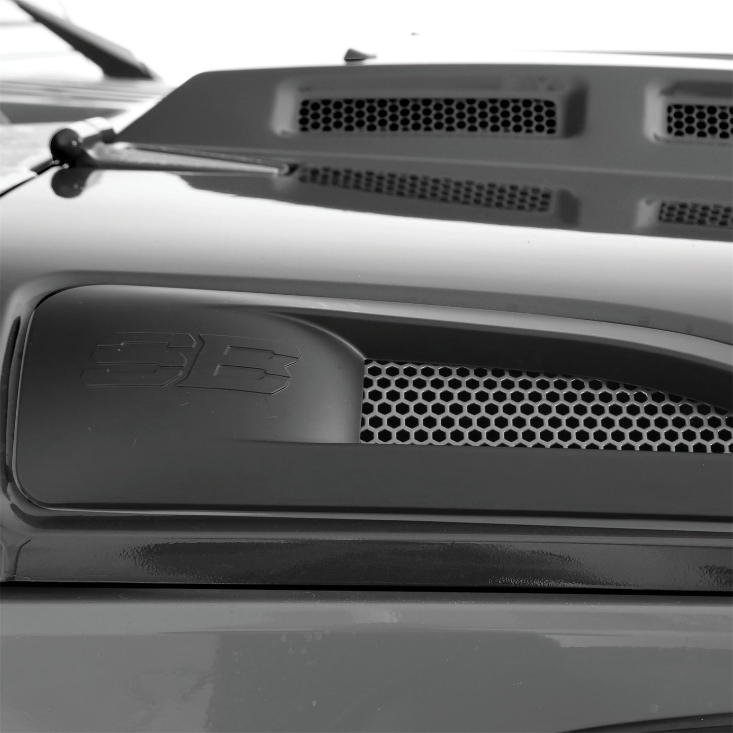 Smittybilt Mantaray Vented Hood 0.2mm E-Coat 8.7mm Underbody Insulation Mat Hood Nozzles Included I 76500