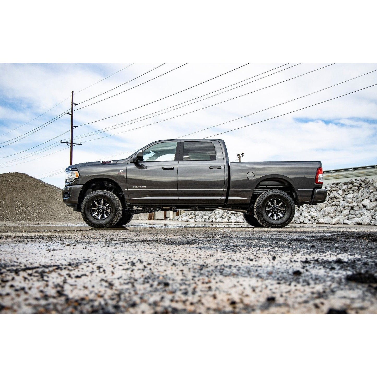 Rough Country V2 Monotube 2.5 Inch Leveling Kit I 37770