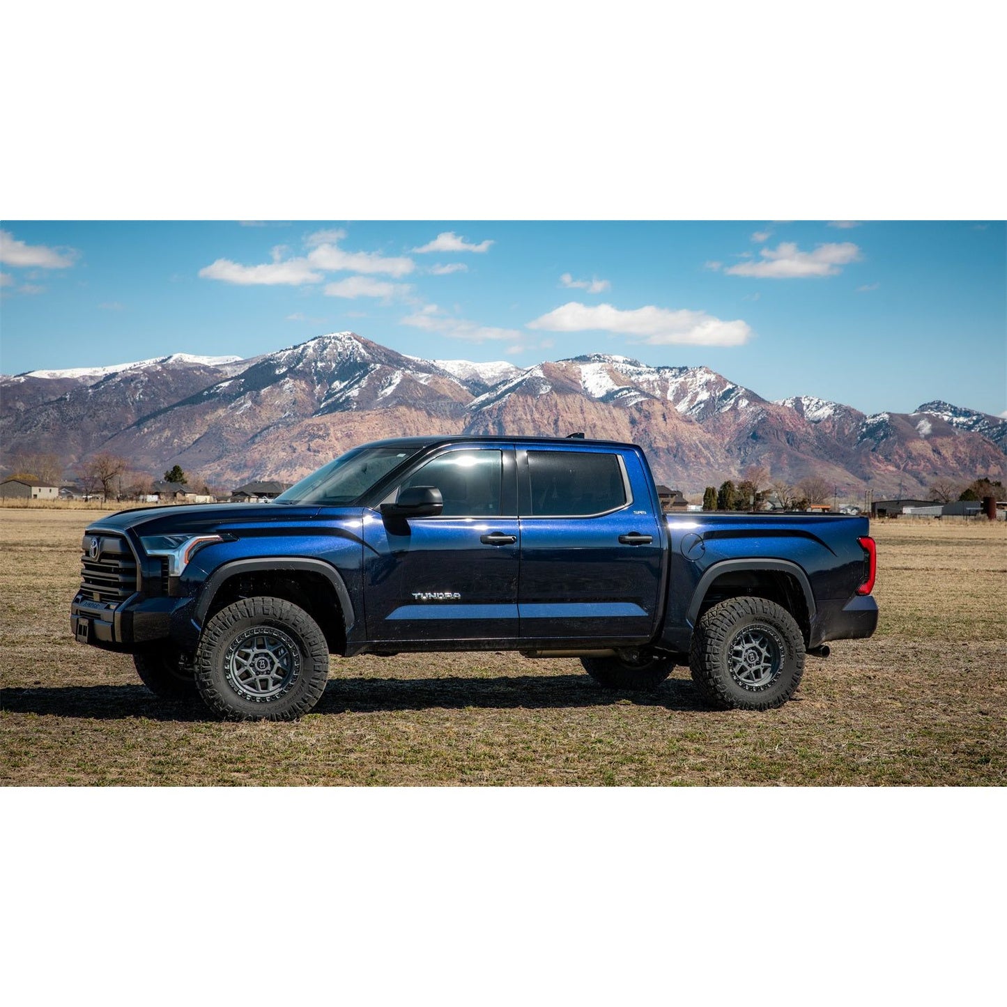 ReadyLIFT 3.0'' SST Lift Kit Front with 1.25'' Rear with Upper Control Arms without Shocks (Tundra) 69-52310