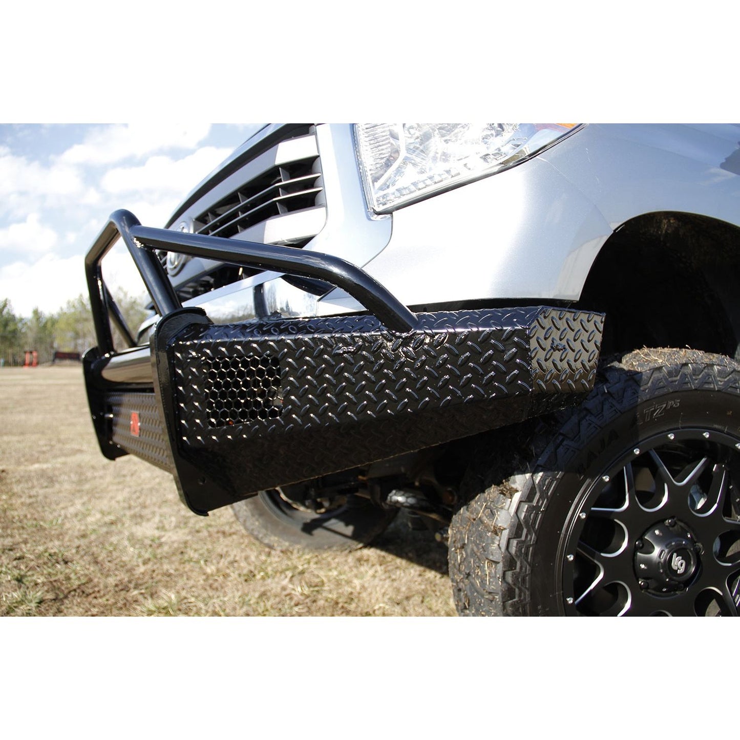 Fab Fours Black Steel Front Bumper 2 Stage Black Powder Coated w/Pre-Runner Grill Guard And Tow Hooks l TT14-K2862-1