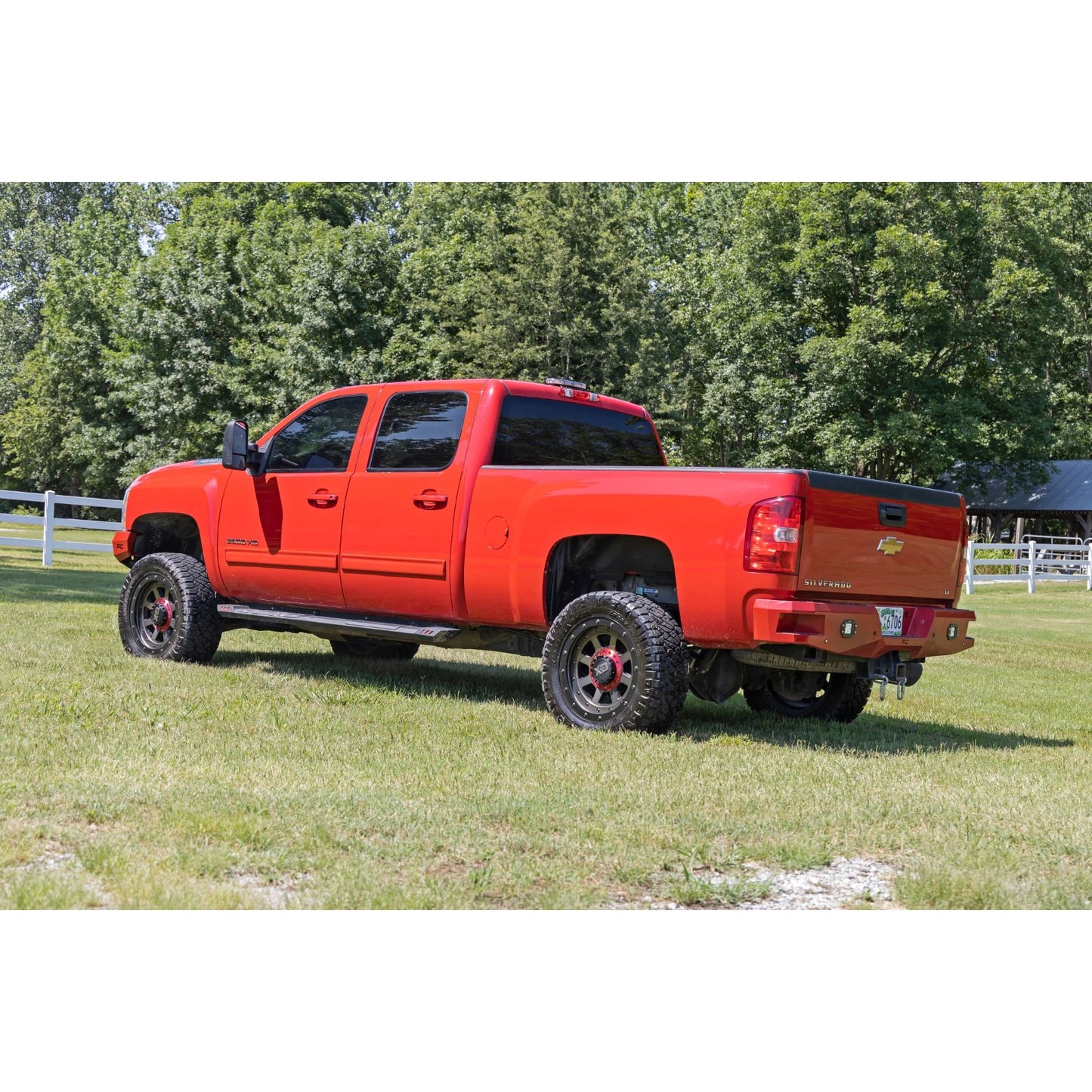 ROUGH COUNTRY 3.5 Inch Knuckle Lift Kit | M1 | w/ Overloads | Chevy/GMC 2500HD/3500HD (11-19) | 97640RED