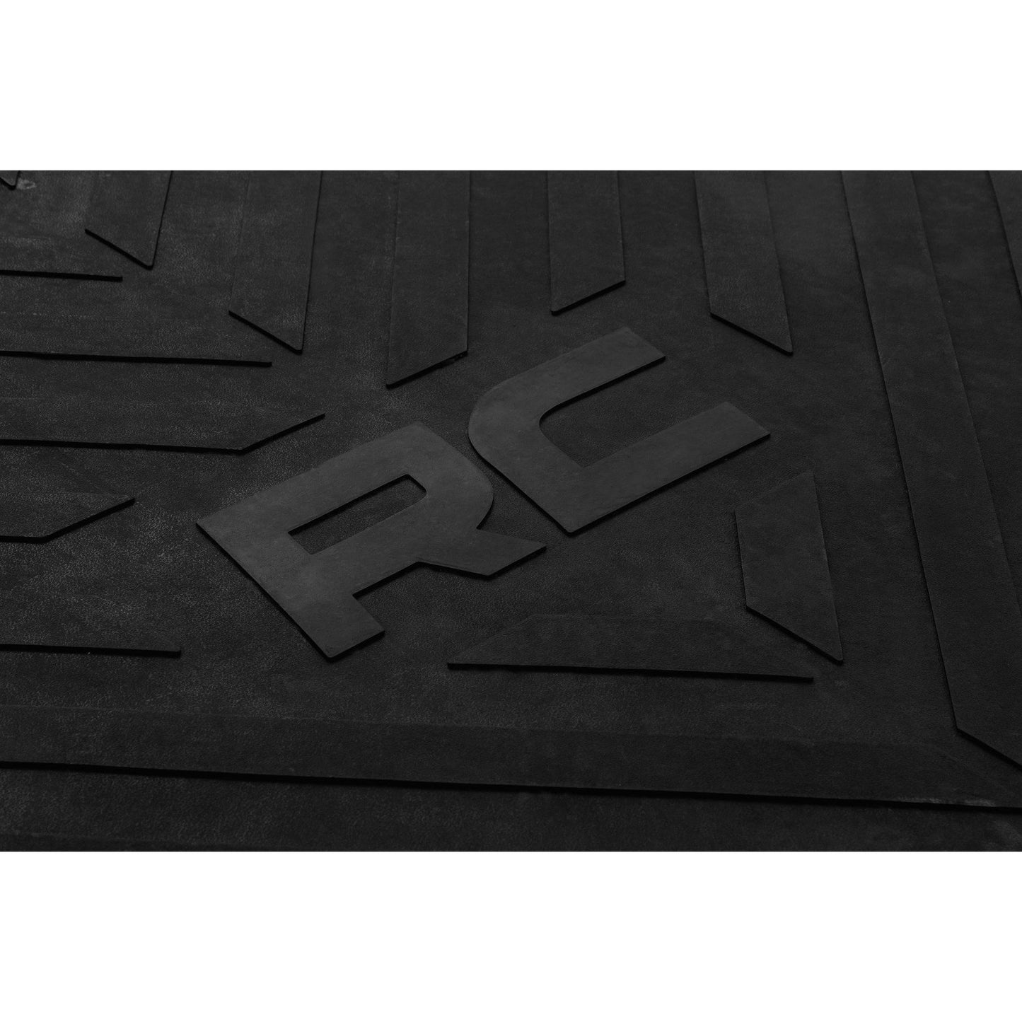 ROUGH COUNTRY Bed Mat | 6'9" Bed | RC Logo | Chevy/GMC Silverado/Sierra 2500HD/3500HD (20-25) | RCM691
