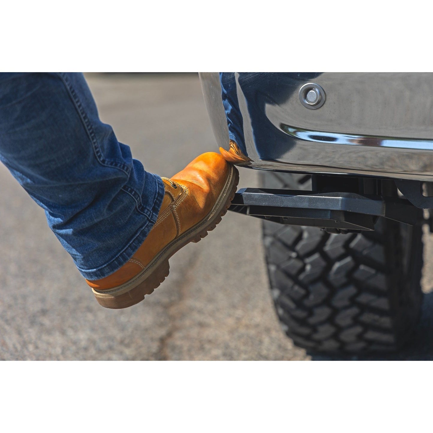 ROUGH COUNTRY Retractable Bed Step | Manual Pull | Ford F-150 (21-25)/F-150 Lightning (22-25) | PW049807