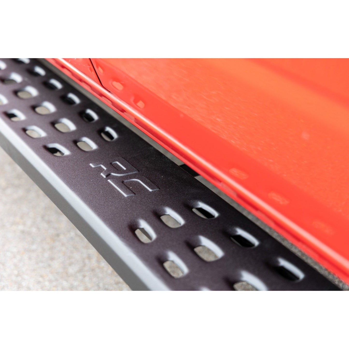ROUGH COUNTRY RPT2 Running Boards | Crew Cab | Black | Ram 1500 2WD/4WD (2009-2018 & Classic) | 44003
