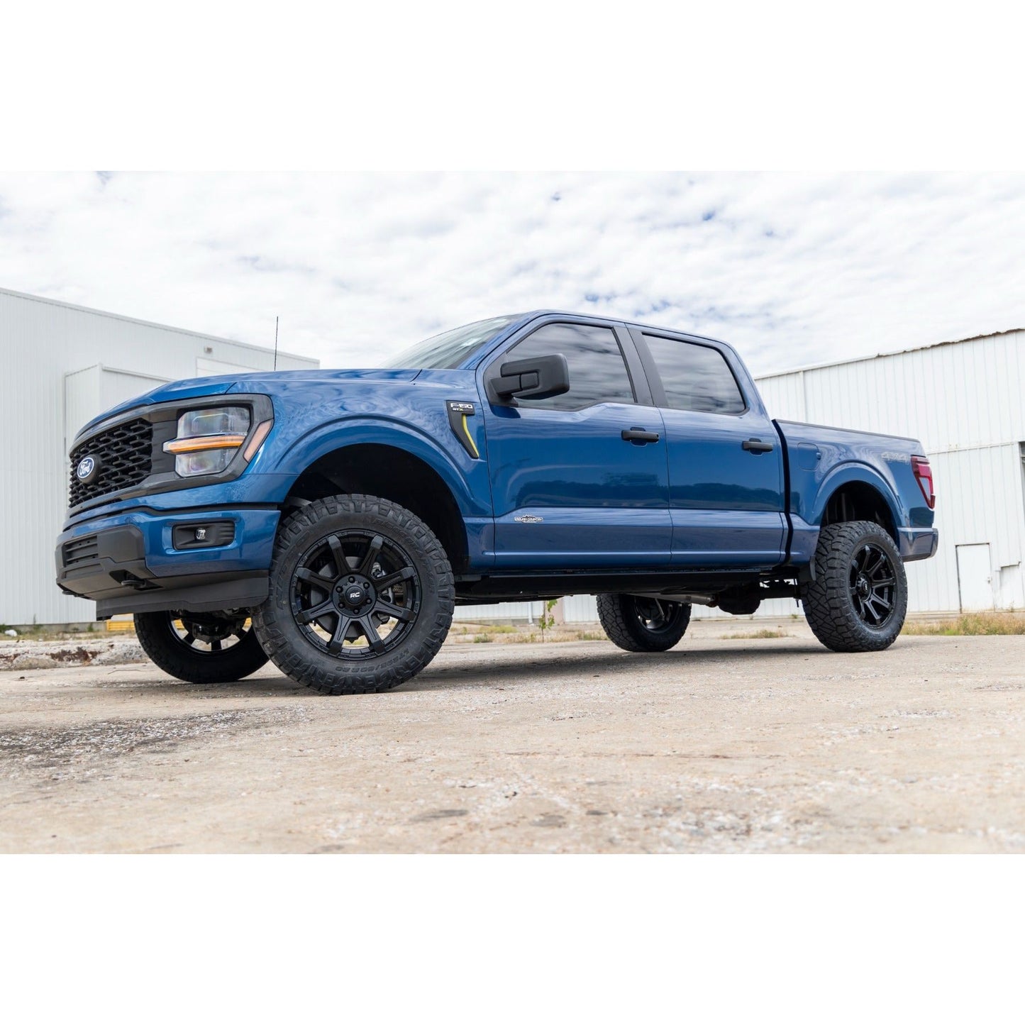 Rough Country Strut Spacers w/N3 Rear Shocks 3 Inch Lift Kit I 41430