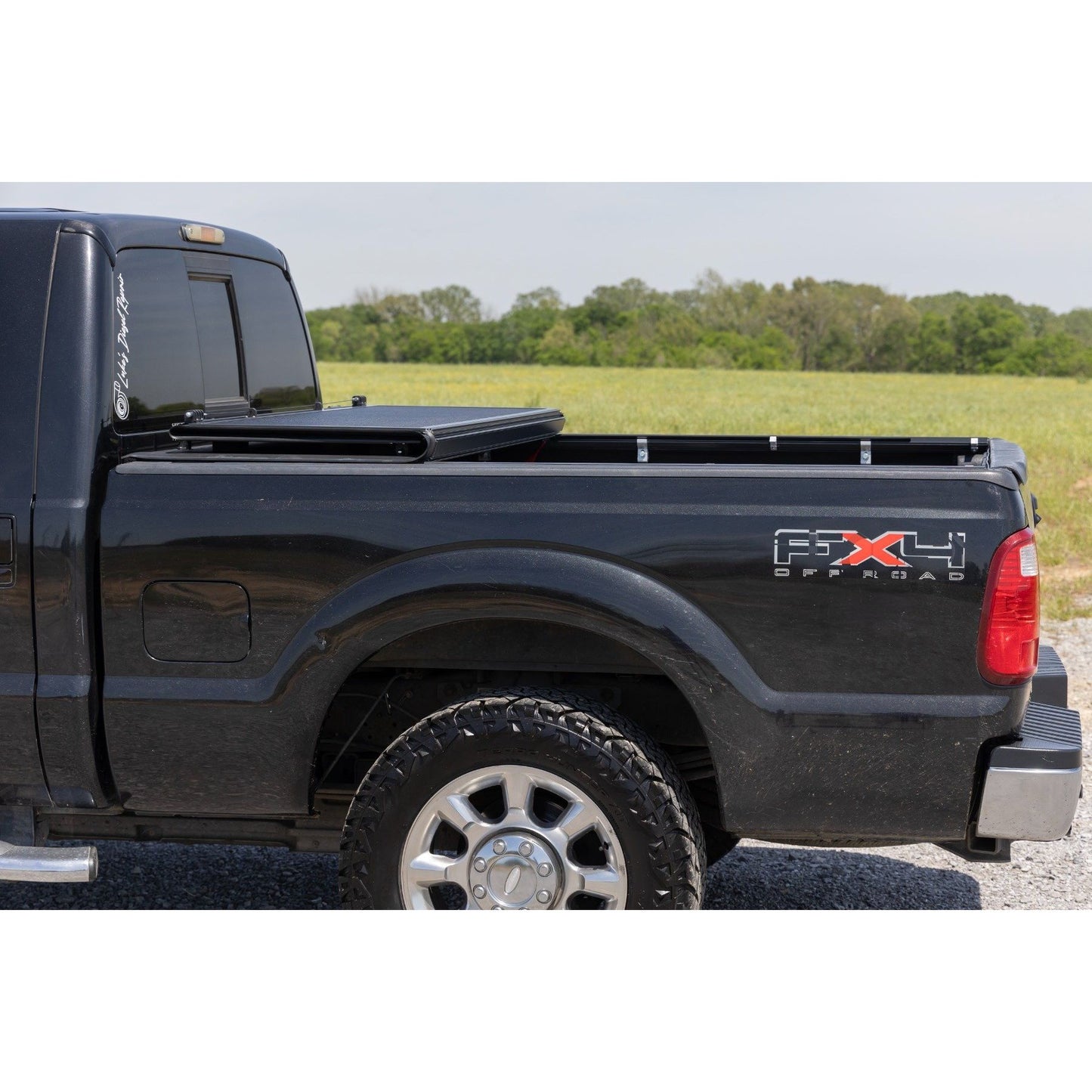 ROUGH COUNTRY Hard Low Profile Bed Cover | 6'10" Bed | Ford F-250/F-350 Super Duty (99-16) | 47214651B