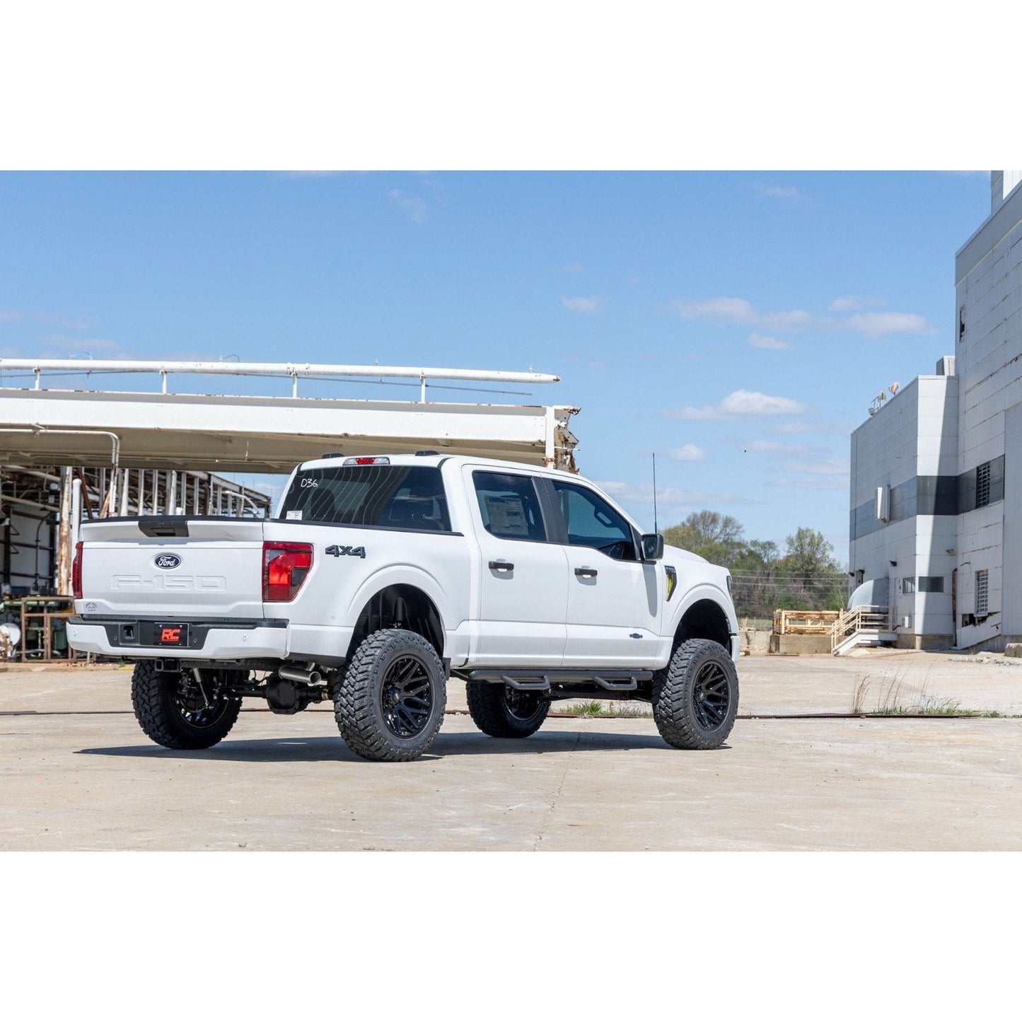Rough Country M1 Struts w/M1 Rear Shocks 6 Inch Lift Kit I 49940