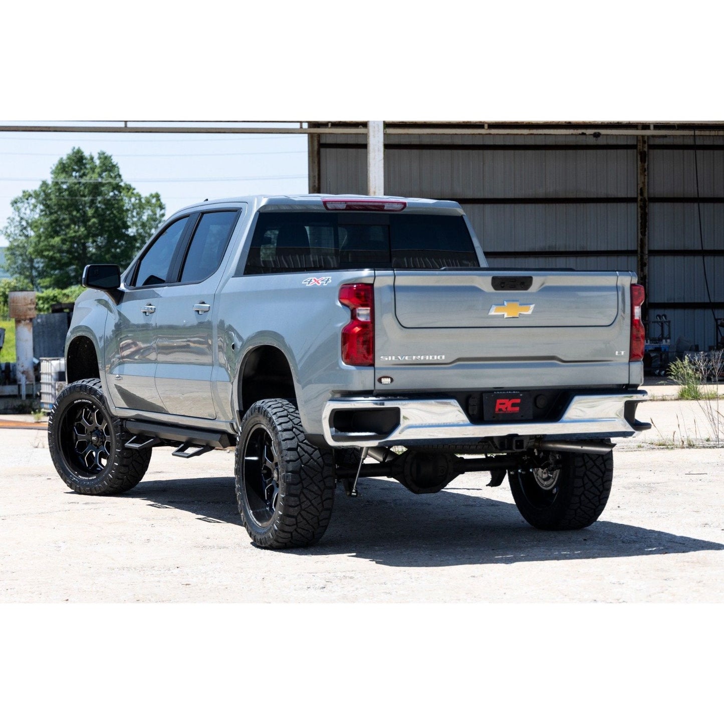Rough Country 4.3L, 5.3L, 6.2L 6 Inch Lift Kit I 21740