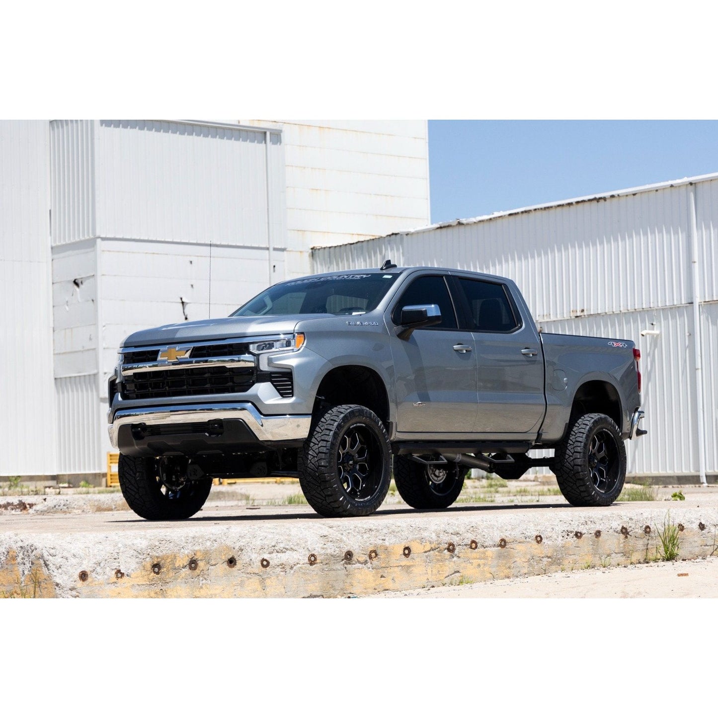 Rough Country 4.3L, 5.3L, 6.2L 6 Inch Lift Kit I 21740
