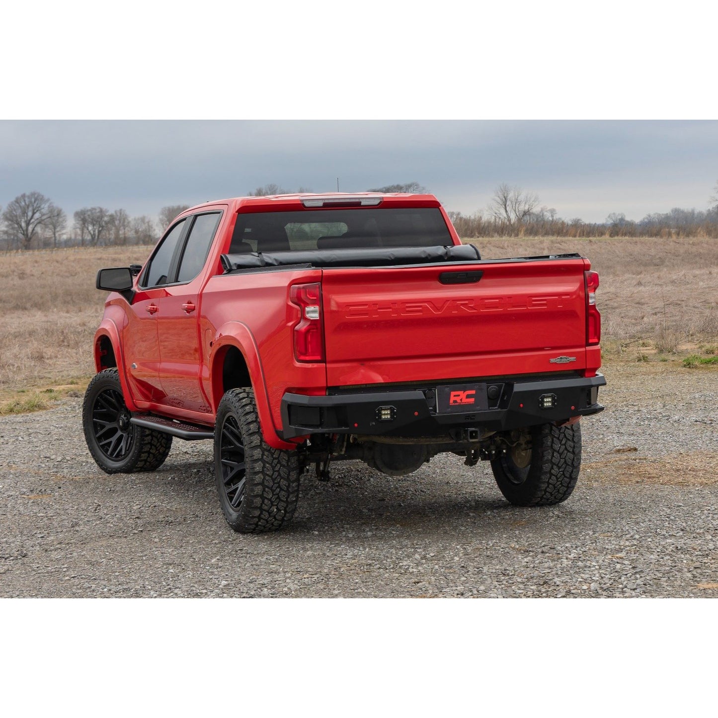 ROUGH COUNTRY OV2 Running Boards | Side Step Bars | Crew Cab | Chevy/GMC 1500/2500HD (19-26 & Refresh) | 14009
