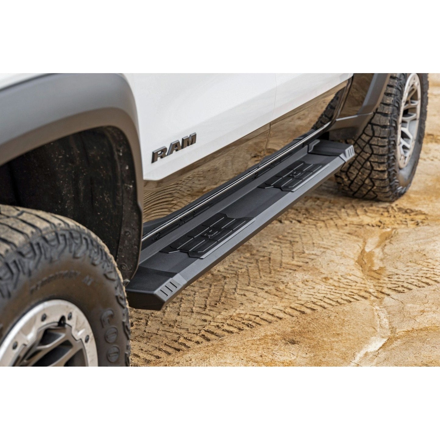 Rough Country HD2 Aluminum Running Boards I SRB01950A