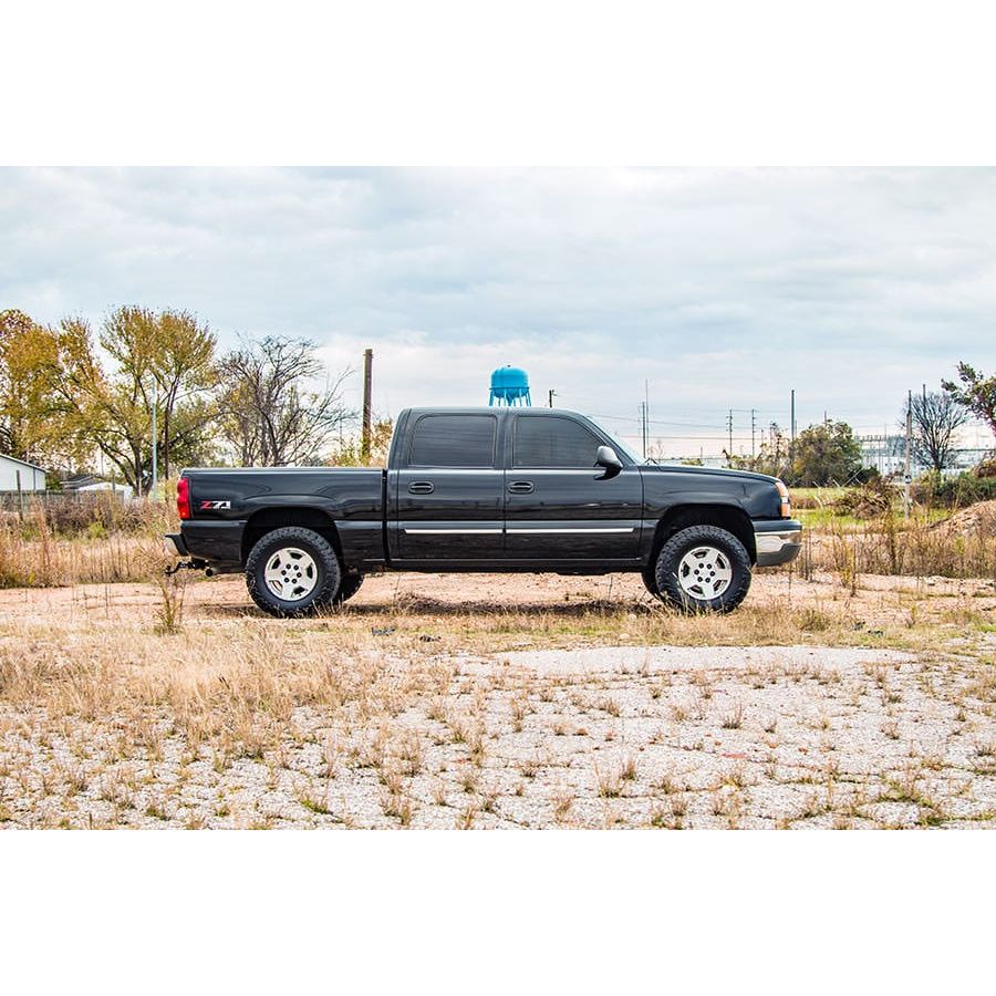 ROUGH COUNTRY 1.5-2 Inch Lift Kit | M1 | Chevy Silverado & GMC Sierra 1500 4WD (1999-2006 & Classic) | 28340