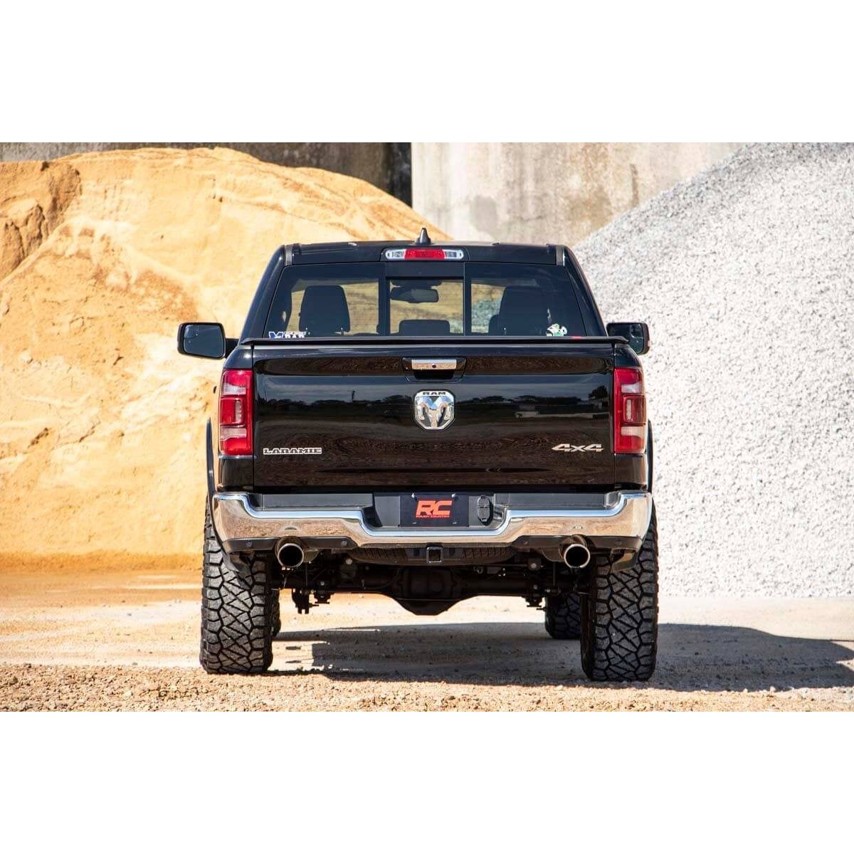Rough Country M1 Shocks & Rear Variable Rate Coils 6 Inch Lift Kit I 33940