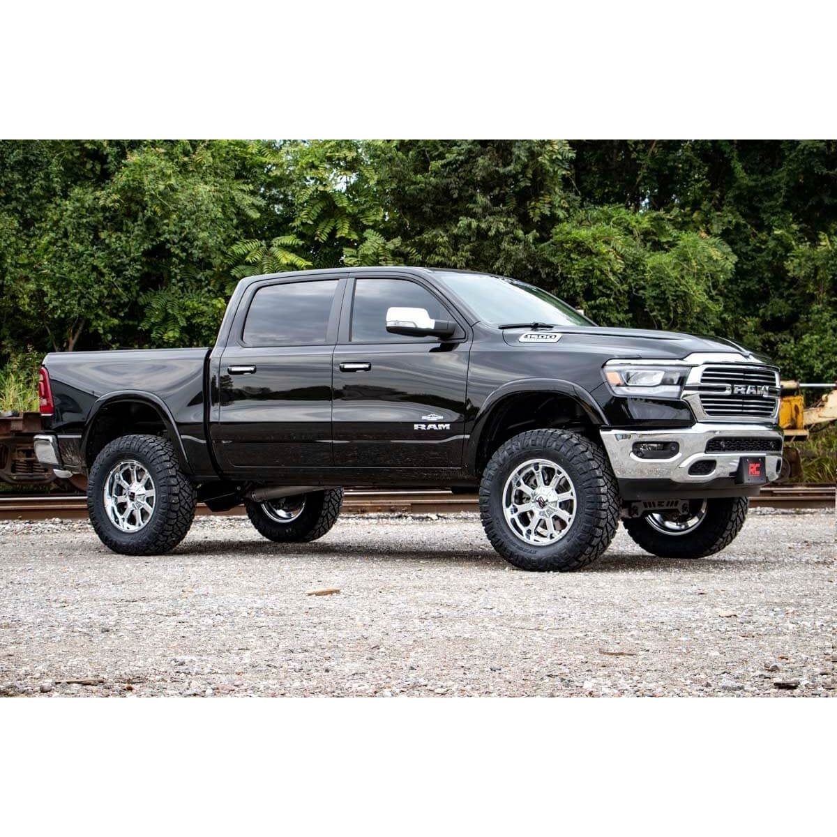 Rough Country M1 Shocks & Rear Variable Rate Coils 6 Inch Lift Kit I 33940