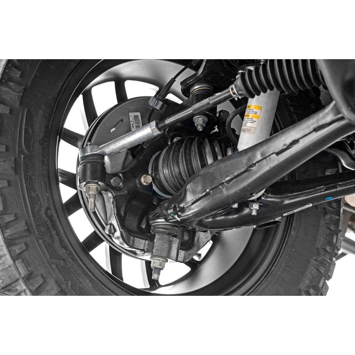 ROUGH COUNTRY 3.5 Inch Lift Kit | Alum/Stamp Steel LCA | Chevy/GMC 1500 (14-18 & Classic) | 12130