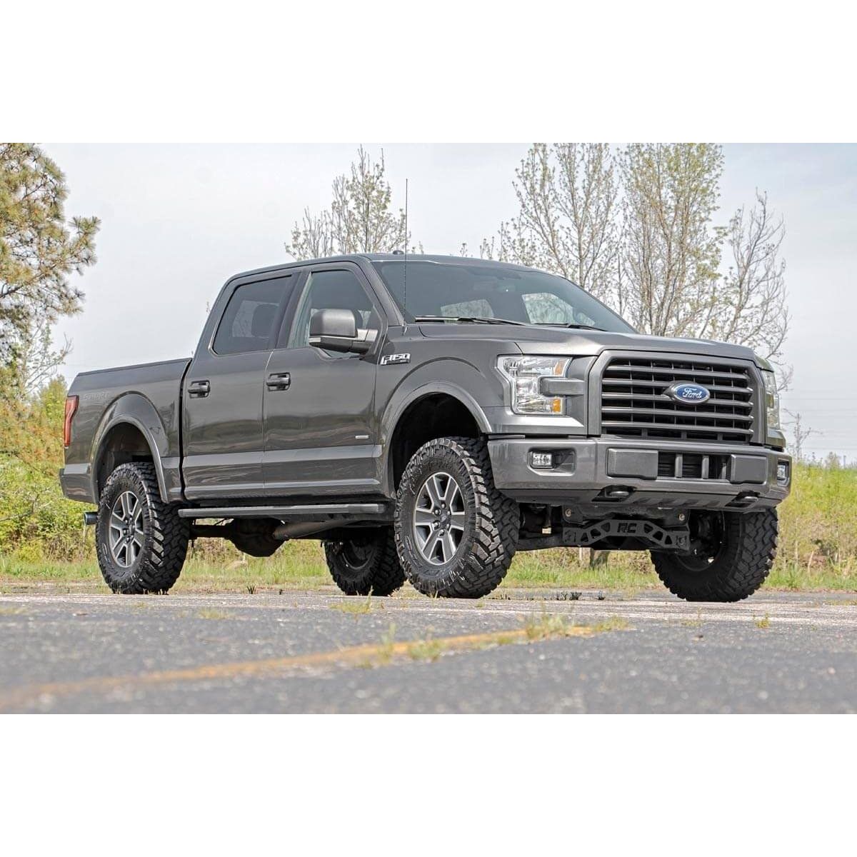Rough Country M1 Struts w/M1 Rear Shocks 4 Inch Lift Kit I 55540
