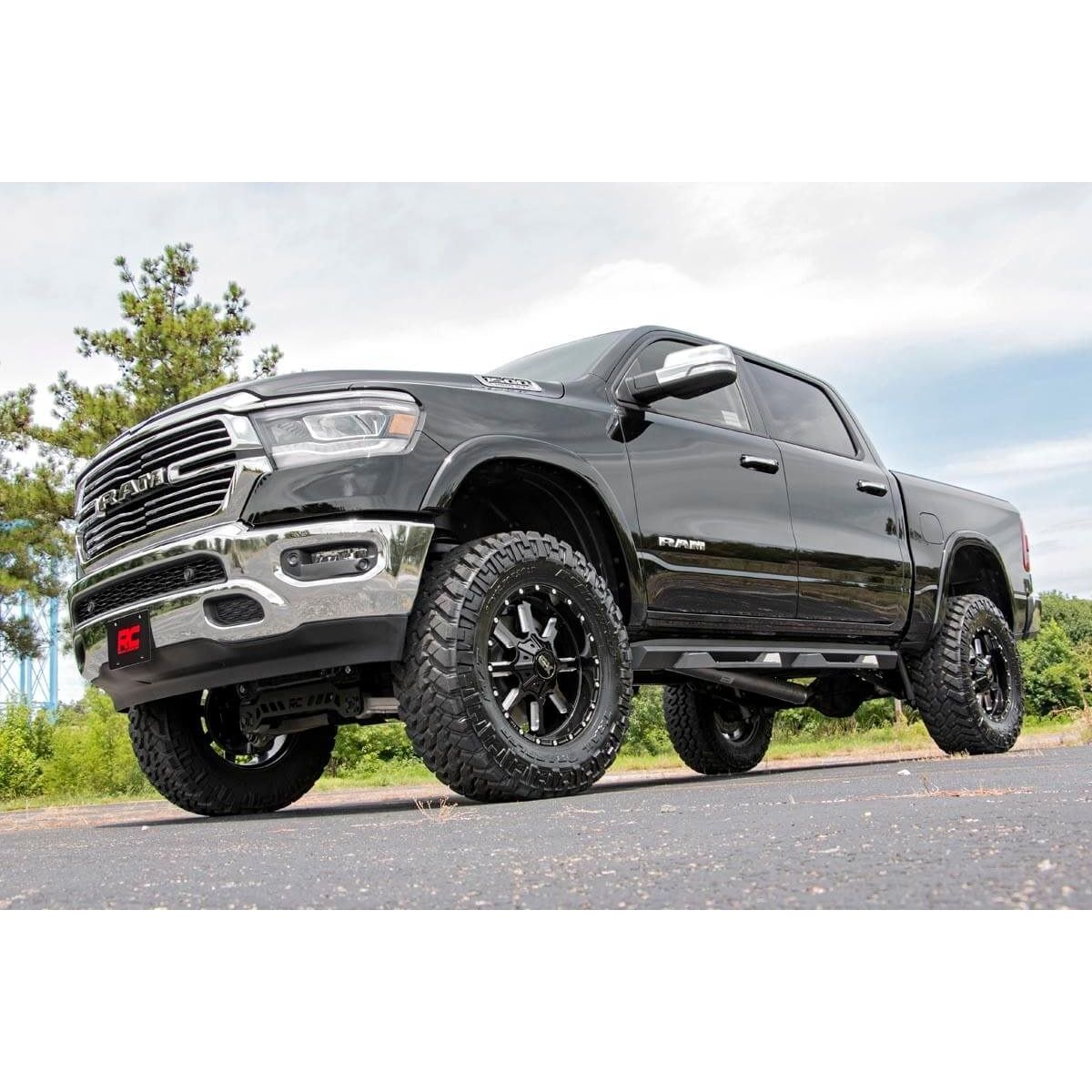 Rough Country M1 Shocks & Rear Variable Rate Coils 6 Inch Lift Kit I 33940