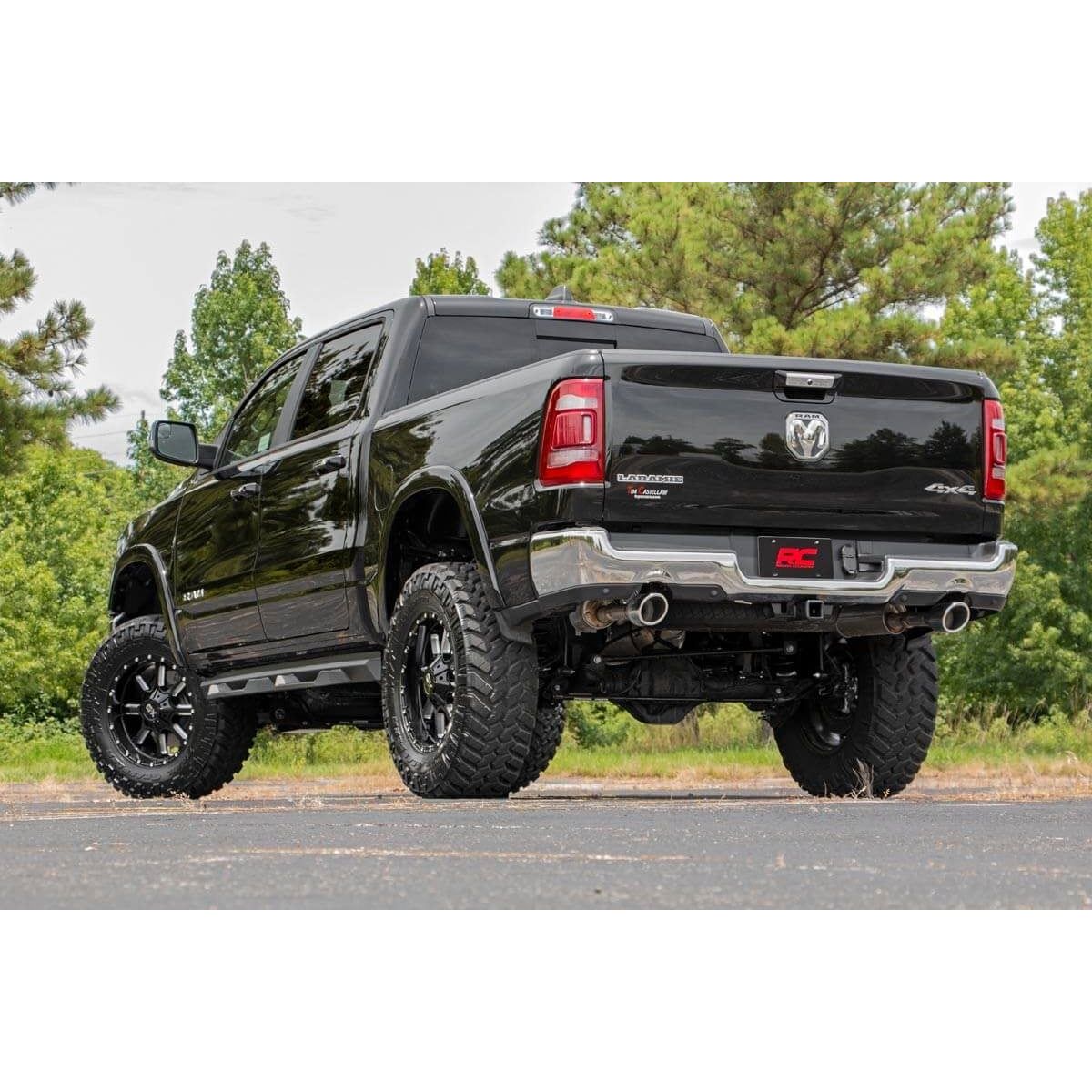 Rough Country M1 Shocks & Rear Variable Rate Coils 6 Inch Lift Kit I 33940