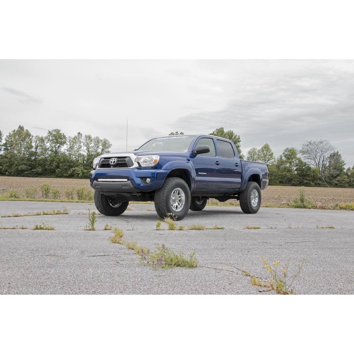 Rough Country M1 Struts w/M1 Rear Shocks 3 Inch Lift Kit I 74540
