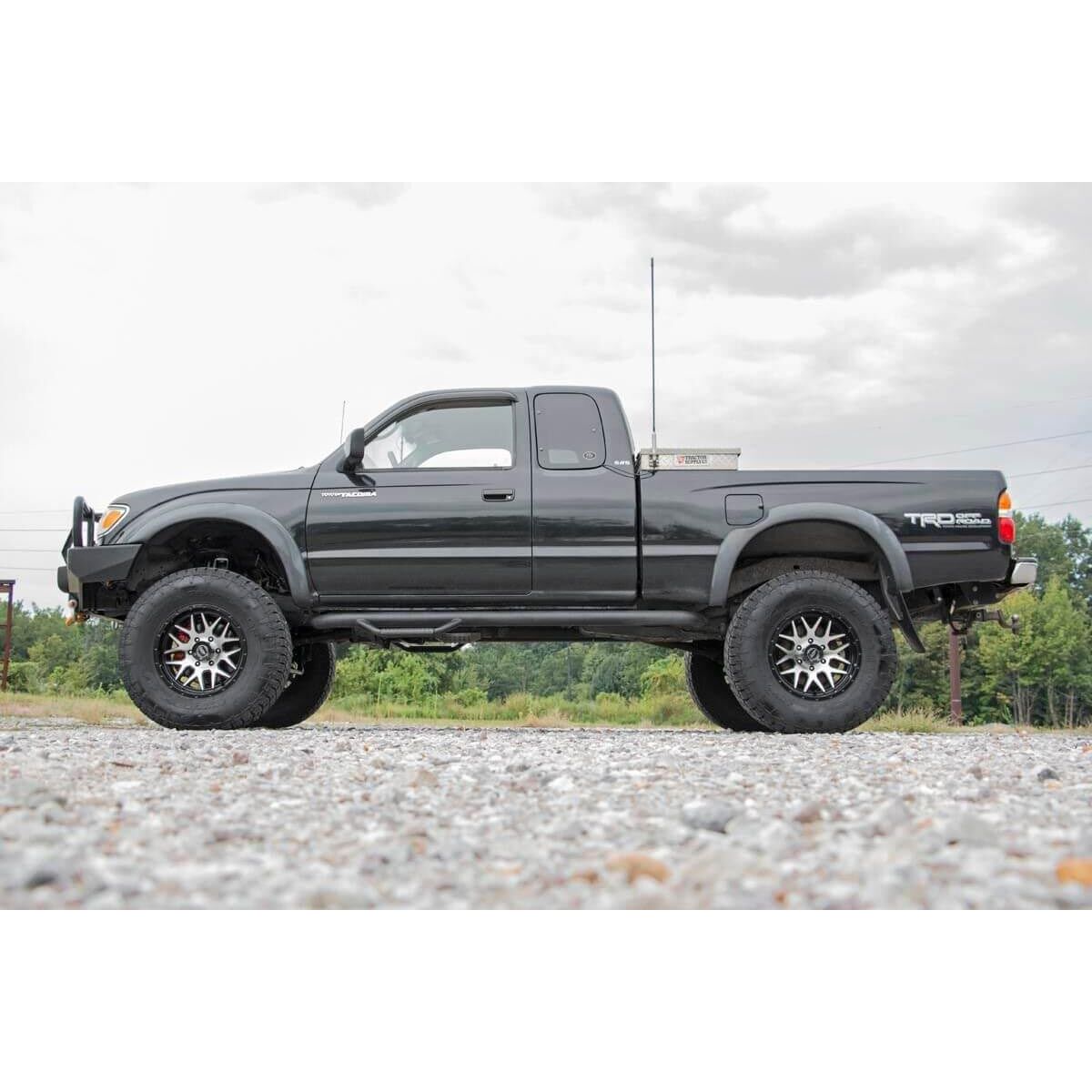 Rough Country Strut Spacers w/N3 Rear Shocks 6 Inch Lift Kit I 74130