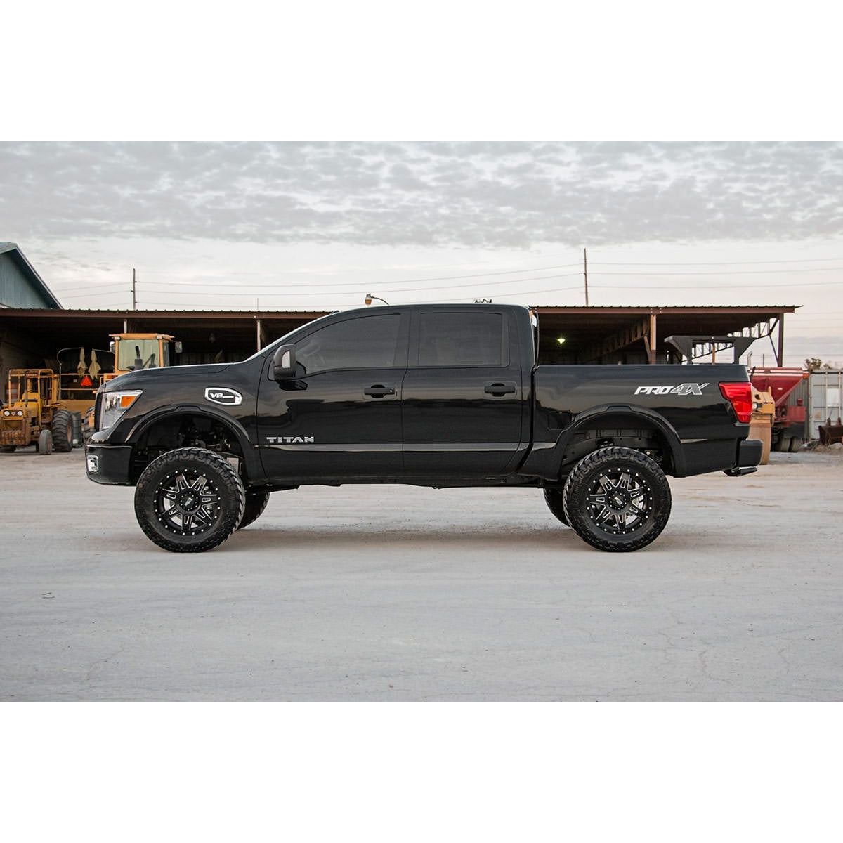 ROUGH COUNTRY 6 Inch Lift Kit | Nissan Titan 4WD (2017-2024) | 87820A