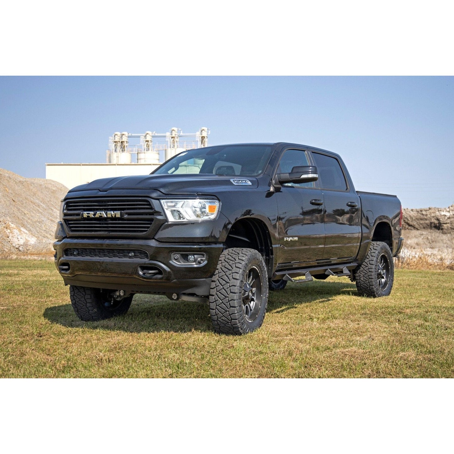 Rough Country With 22in Factory Wheels 6 Inch Lift Kit I 31730