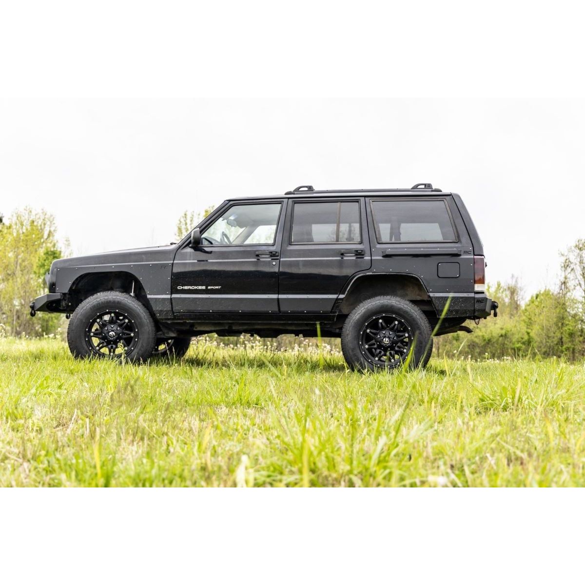 ROUGH COUNTRY 3 Inch Lift Kit | Rear AAL | M1 | Jeep Cherokee XJ 2WD/4WD (1984-2001) | 67040