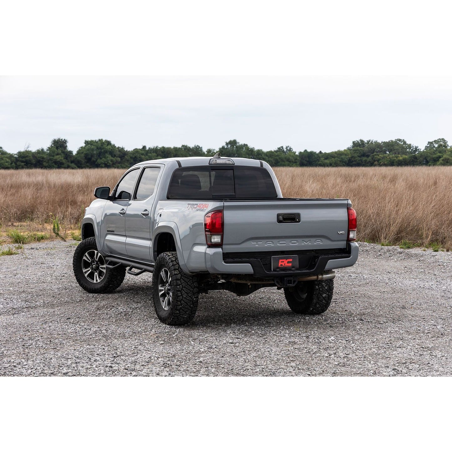 ROUGH COUNTRY Nerf Steps | Cab Length | Crew Cab | 5' Bed | Toyota Tacoma 2WD/4WD (05-23) | RCT0580CCB