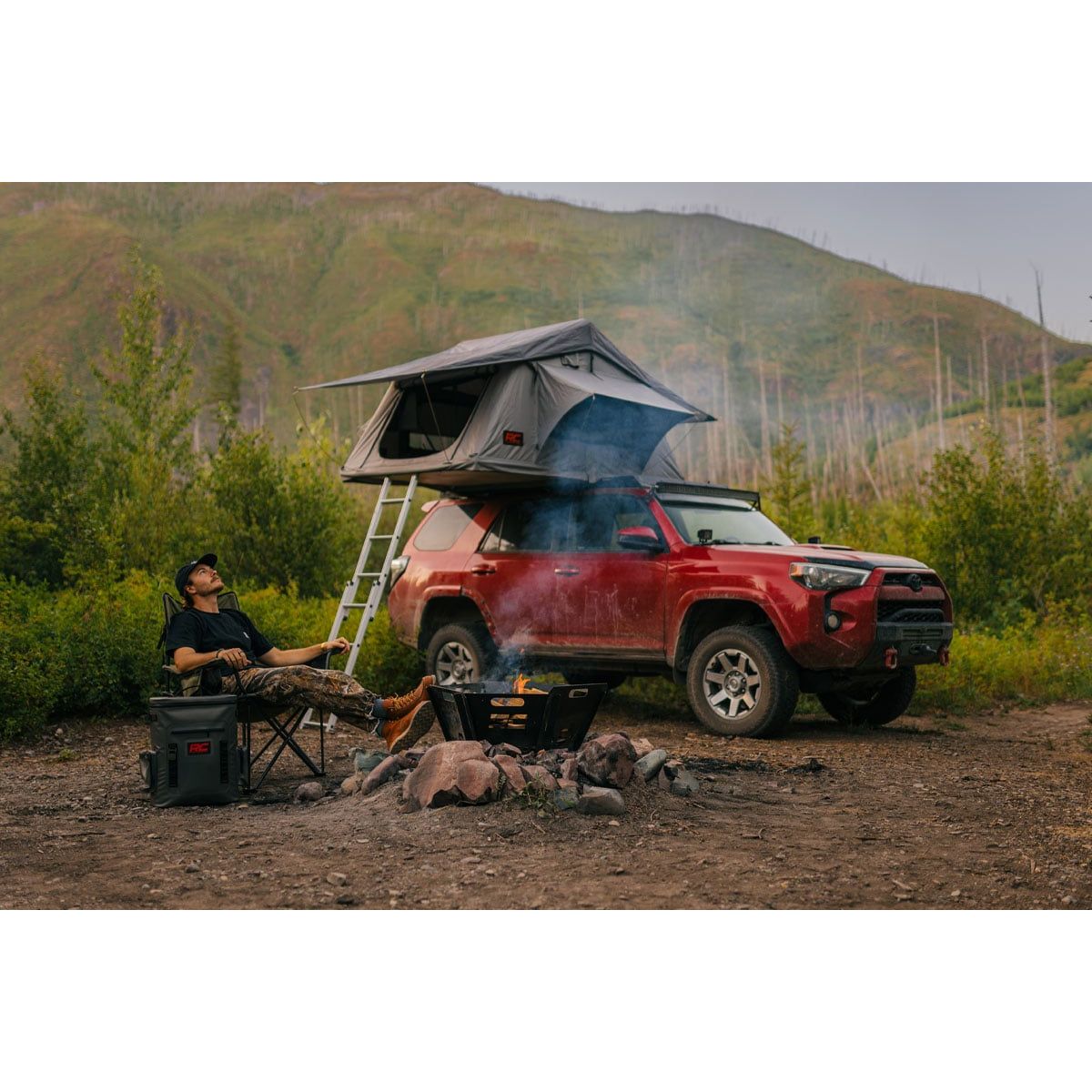 ROUGH COUNTRY Roof Top Tent | Rack Mount | 12 Volt Accessory & LED Light Kit | 99050