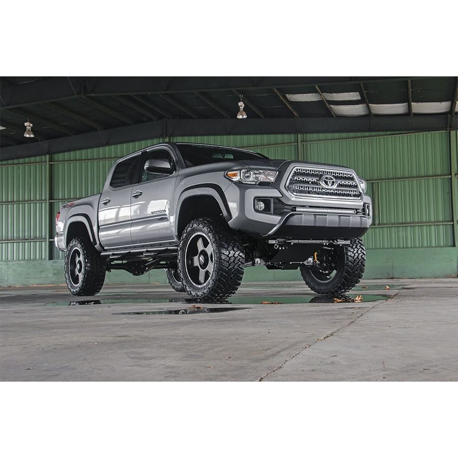 Rough Country M1 Struts w/M1 Rear Shocks 4 Inch Lift Kit I 75740
