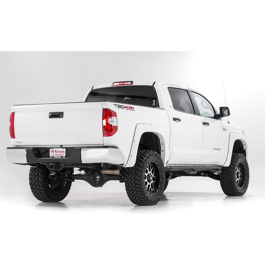 Rough Country M1 Struts w/M1 Rear Shocks 6 Inch Lift Kit I 75240