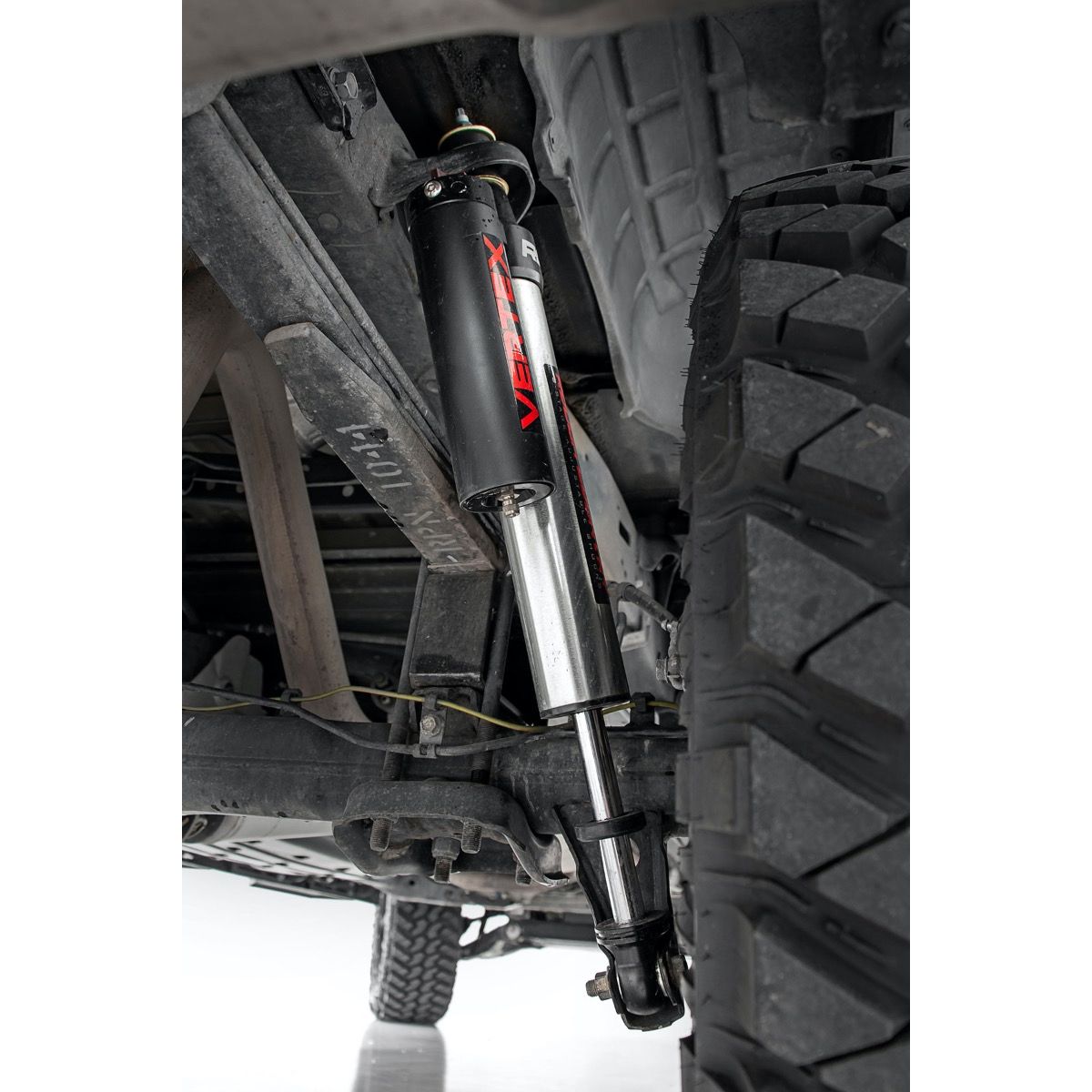 ROUGH COUNTRY Vertex 2.5 Adjustable Rear Shocks | 6" | Toyota Tundra 2WD/4WD (2007-2021) | 699013
