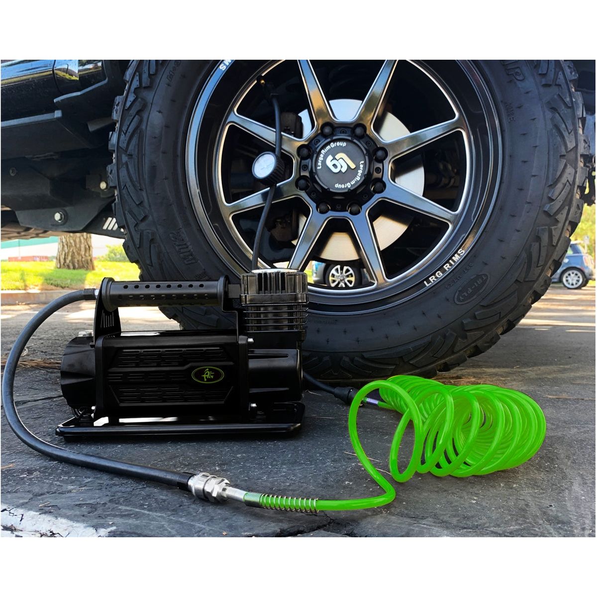 Up Down Air Compressor System 5.6 CFM with Storage Bag, Hose & Attachments  (Universal) 12099917