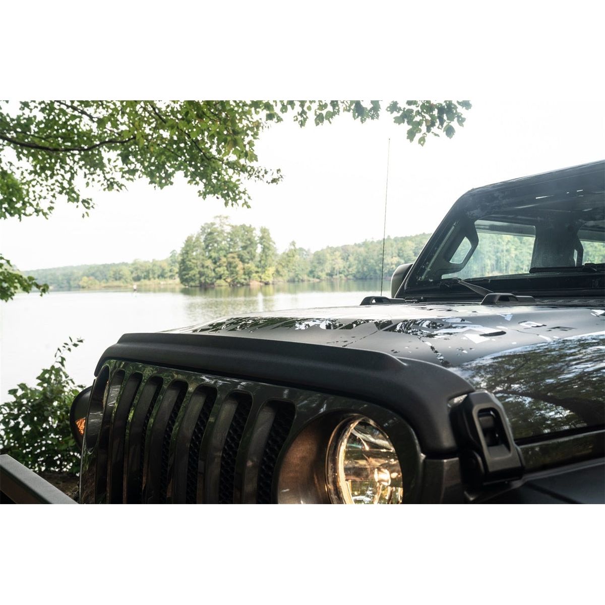 Bushwacker Trail Armor Hood Stone Guard (Black) for 18-C Jeep Wrangler JL  2-4 Door Models & Gladiator JT