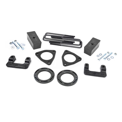 ROUGH COUNTRY 2.5 Inch Leveling Kit | Stamped Steel | Chevy/GMC Sierra 1500 (16-18)/Silverado 1500 (07-18)  | 1312