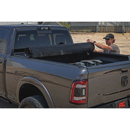 ROUGH COUNTRY Hard Roll Up Bed Cover | 6'4" Bed | Ram 1500 (09-18)/2500 (09-26)  | 50309650