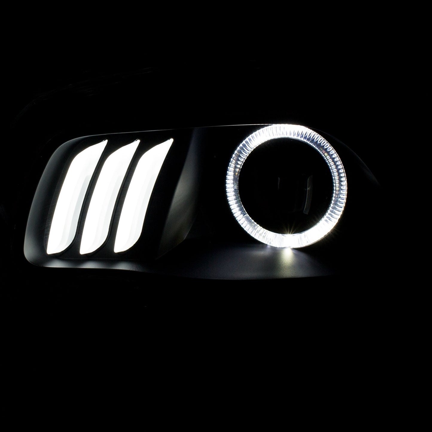Anzo USA | Projector Headlight Set Clear w/White And Red Lens Black Housing Pair | Fits Cherokee | 111353
