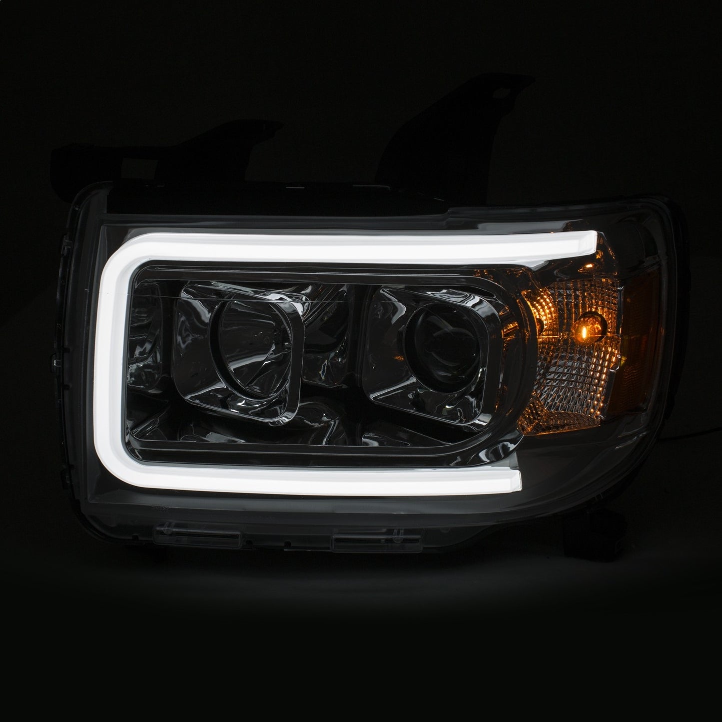 Anzo USA | Projector Headlight Set Plank Style Clear Lens Chrome Housing Amber Pair | Fits Canyon | 111382