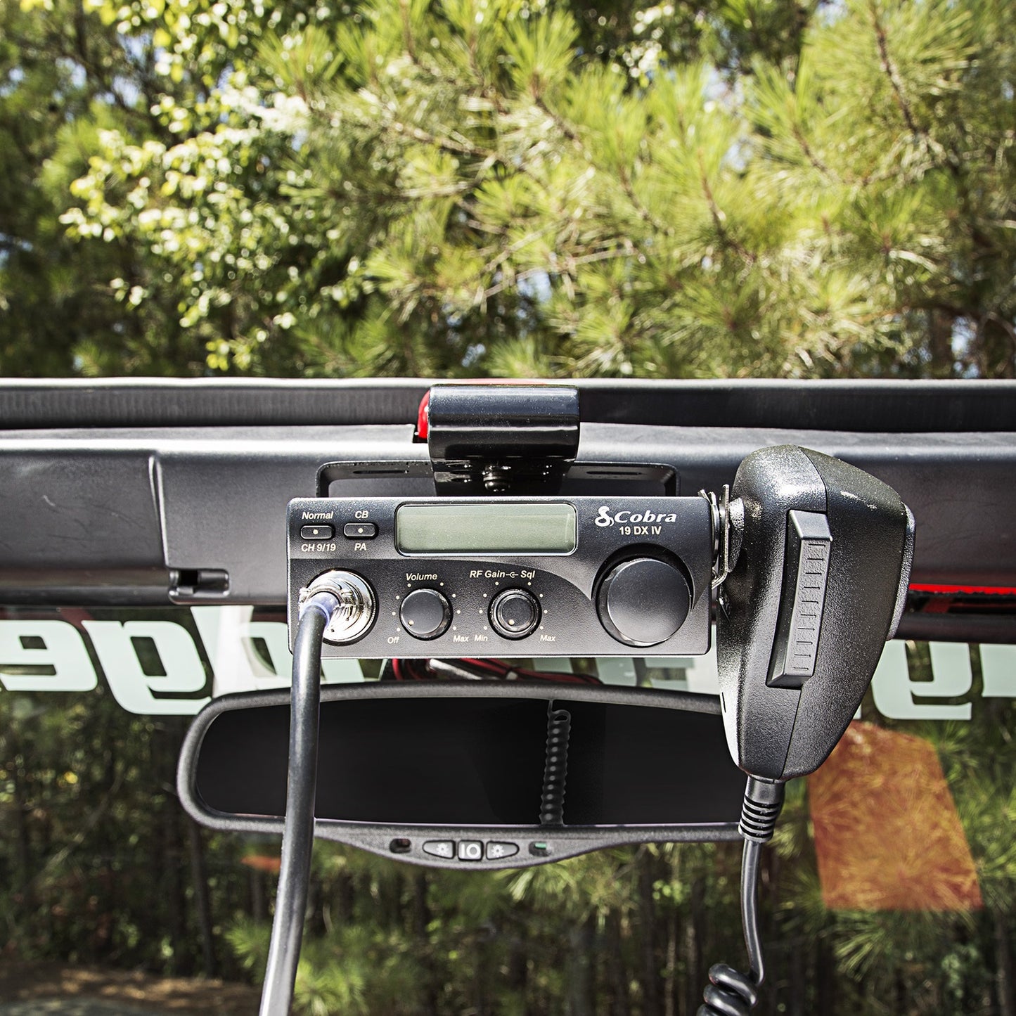 RUGGED RIDGE | 13551.07 | Cb Radio Mount, Windshield; 03-06 Wrangler Tj/Lj