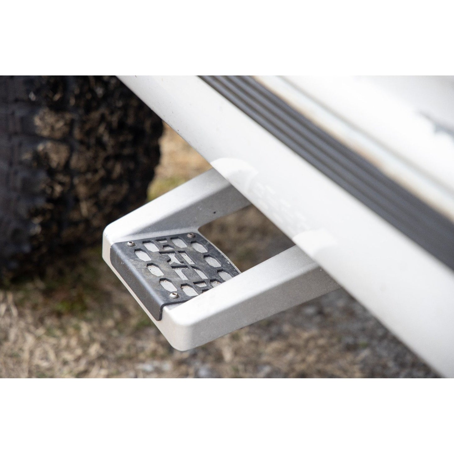 ROUGH COUNTRY Single Hoop Step | Universal | Alum | Pair | Multiple Makes & Models (Chevy/Ford/GMC/Ram) | 117510