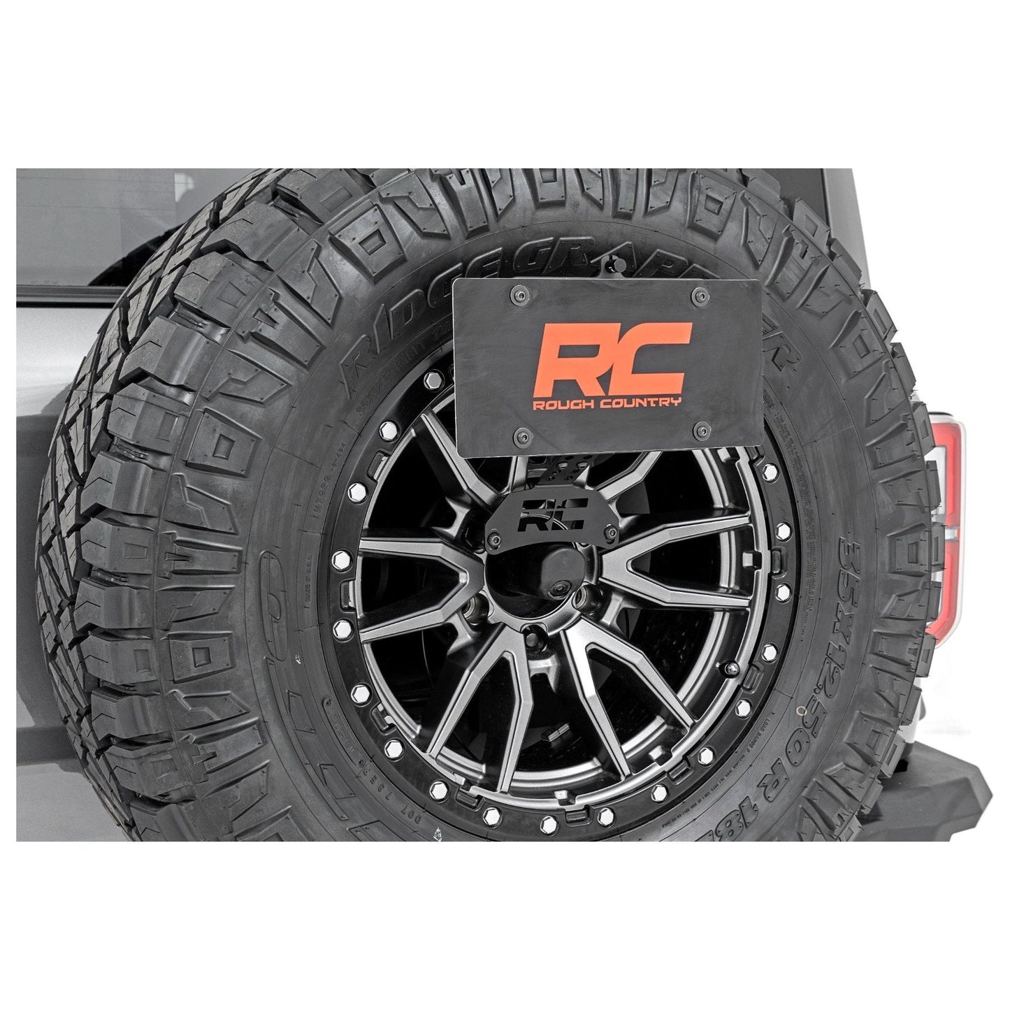 Rough Country with 6" Slim Line | Black Series Flood Cubes Rear Bumper I 51093