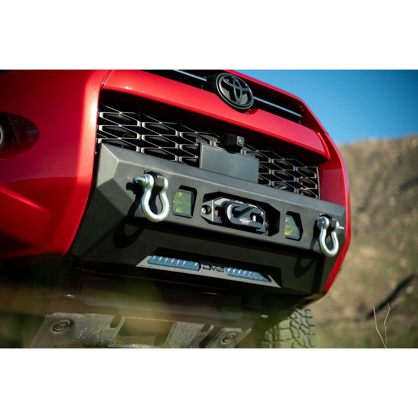 DV8 Off-Road 2014-2024 Toyota 4Runner | Centric Series Winch Front Bumper C3| FBTF3-02