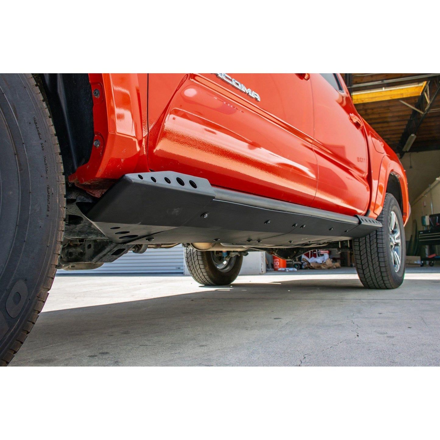 DV8 Off-Road 2016-23 Toyota Tacoma Boatside Rock Sliders C3| SRTT1-01