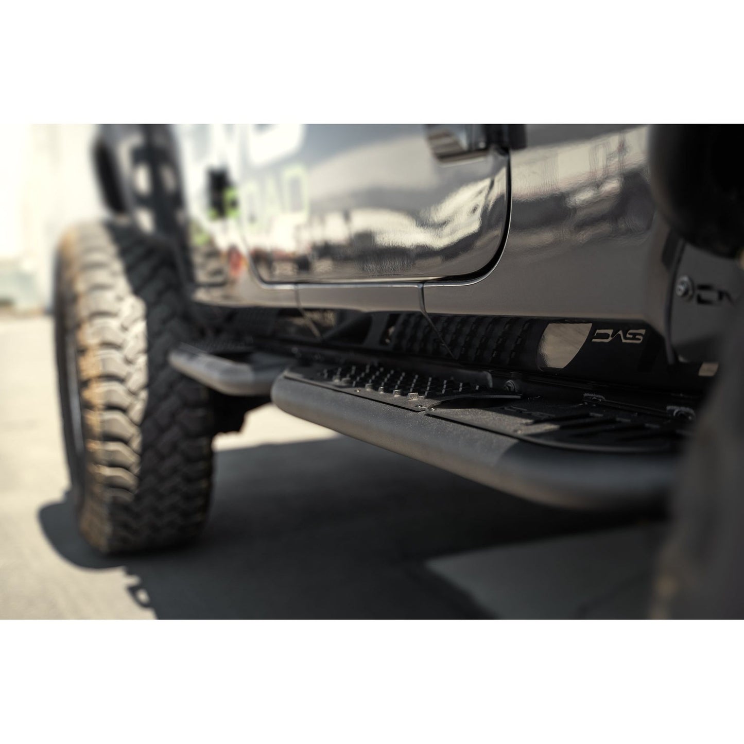 DV8 Off-Road 2018-2024 Jeep Wrangler JL | OE Plus 4-Door Side Steps C3| SRJL-08