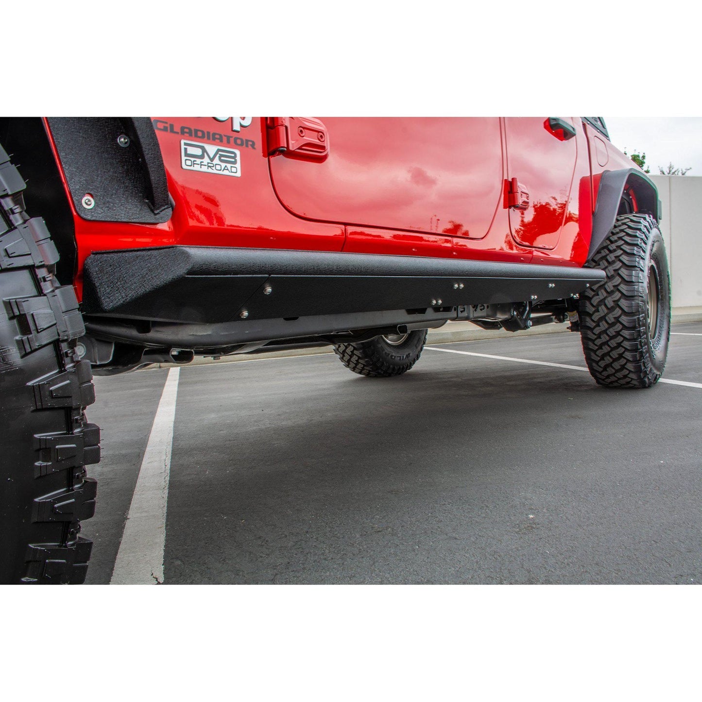 DV8 Off-Road 2020-2024 Jeep Gladiator JT Rock Sliders with Step C3| SRGL-02