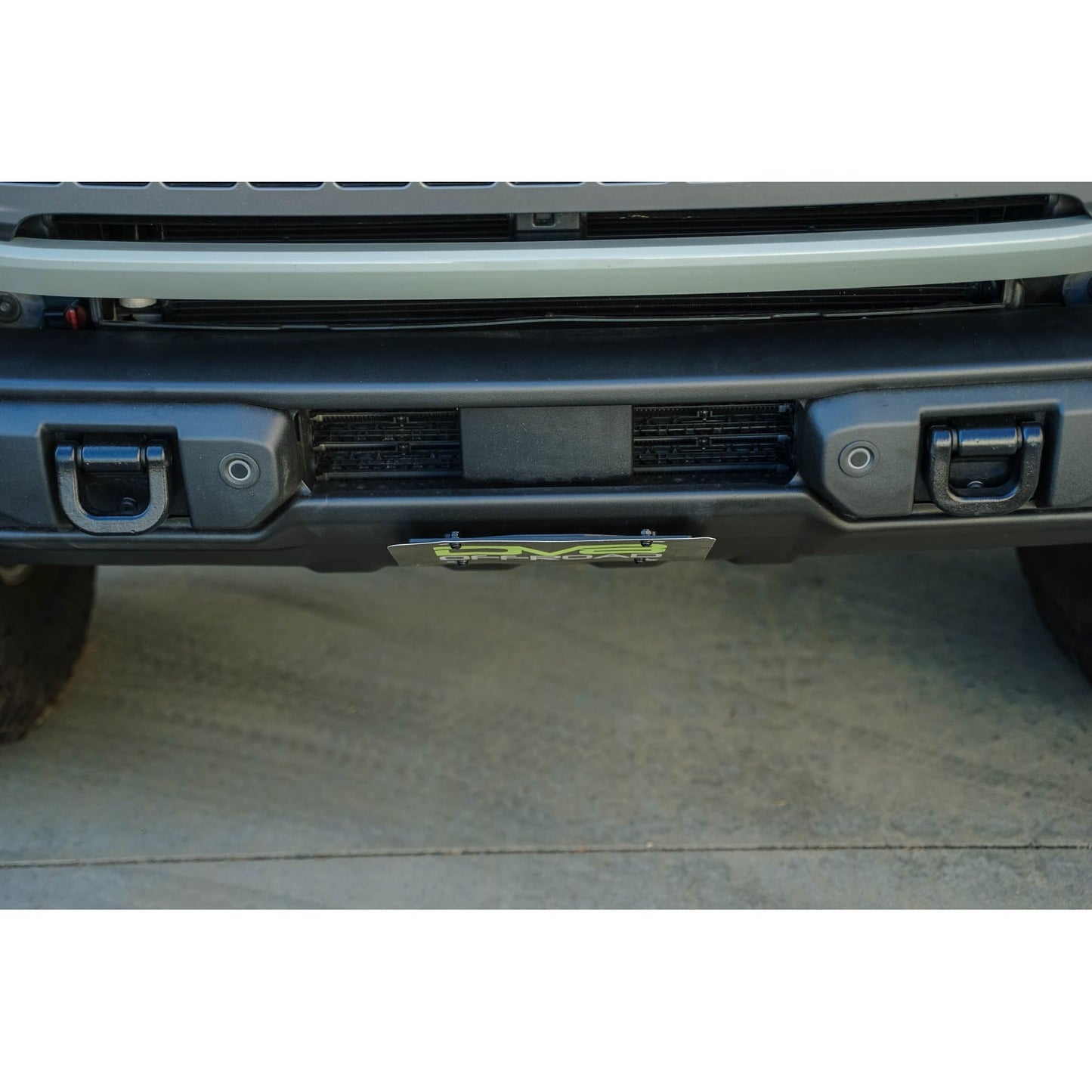 DV8 Off-Road 2021-2024 Ford Bronco | Capable Bumper Slanted Front License Plate Mount C3| LPBR-05