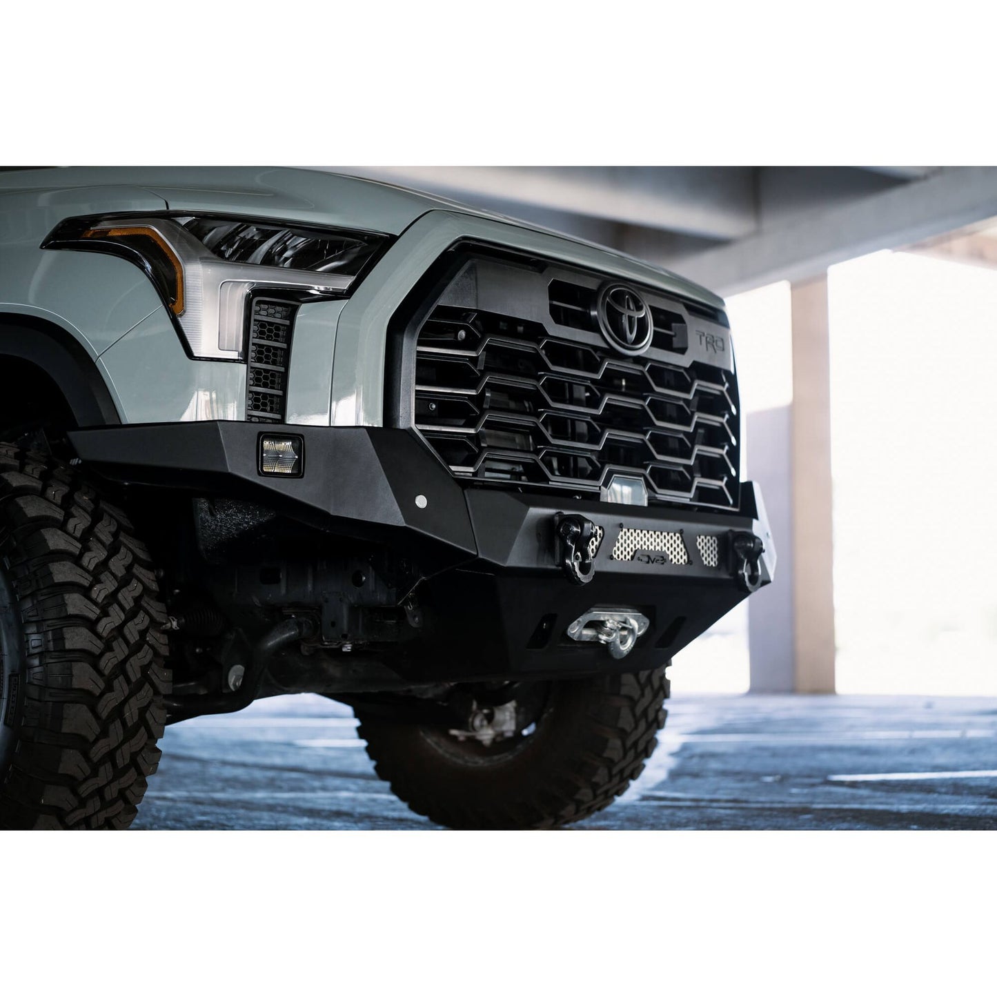 DV8 Off-Road 2022-2024 Toyota Tundra | MTO Series Winch Front Bumper C3| FBTT2-04